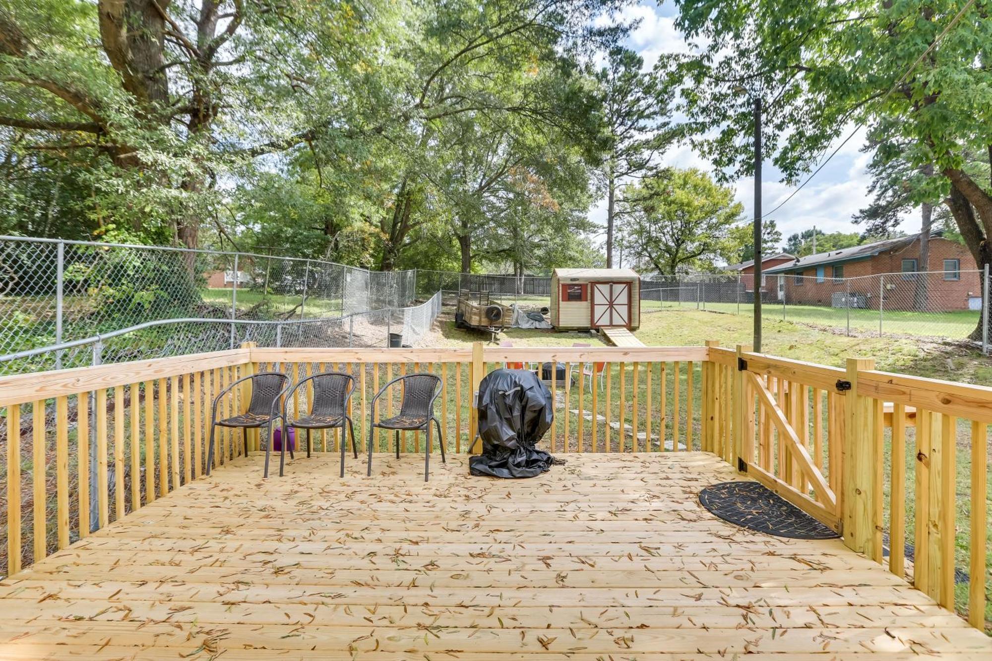 Cozy Greensboro Vacation Rental With Deck And Fire Pit Exterior photo